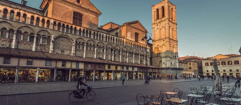 Ferrara in bici: i percorsi da fare per scoprire la città