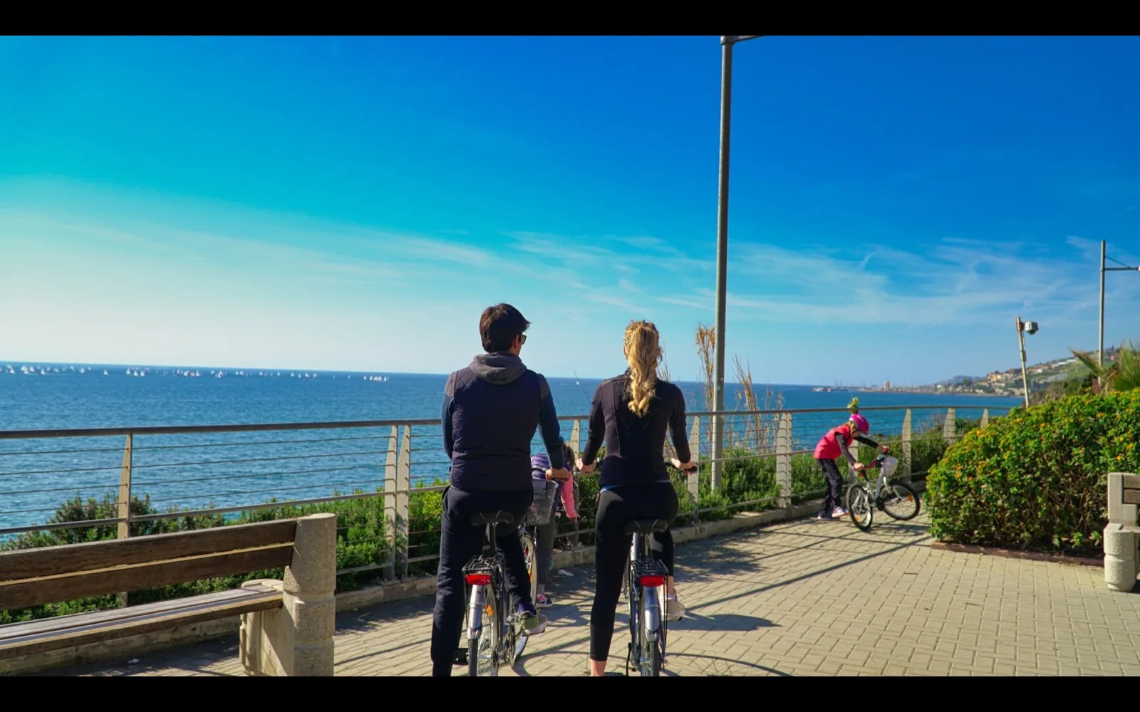 Cycling Flower’s Riviera Aregai