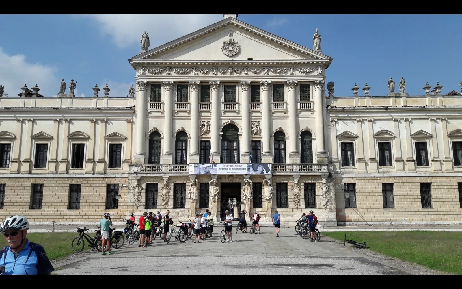Venetian villas by gravel bike