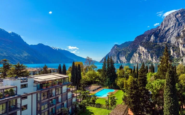 vista da camera du lac et du parc