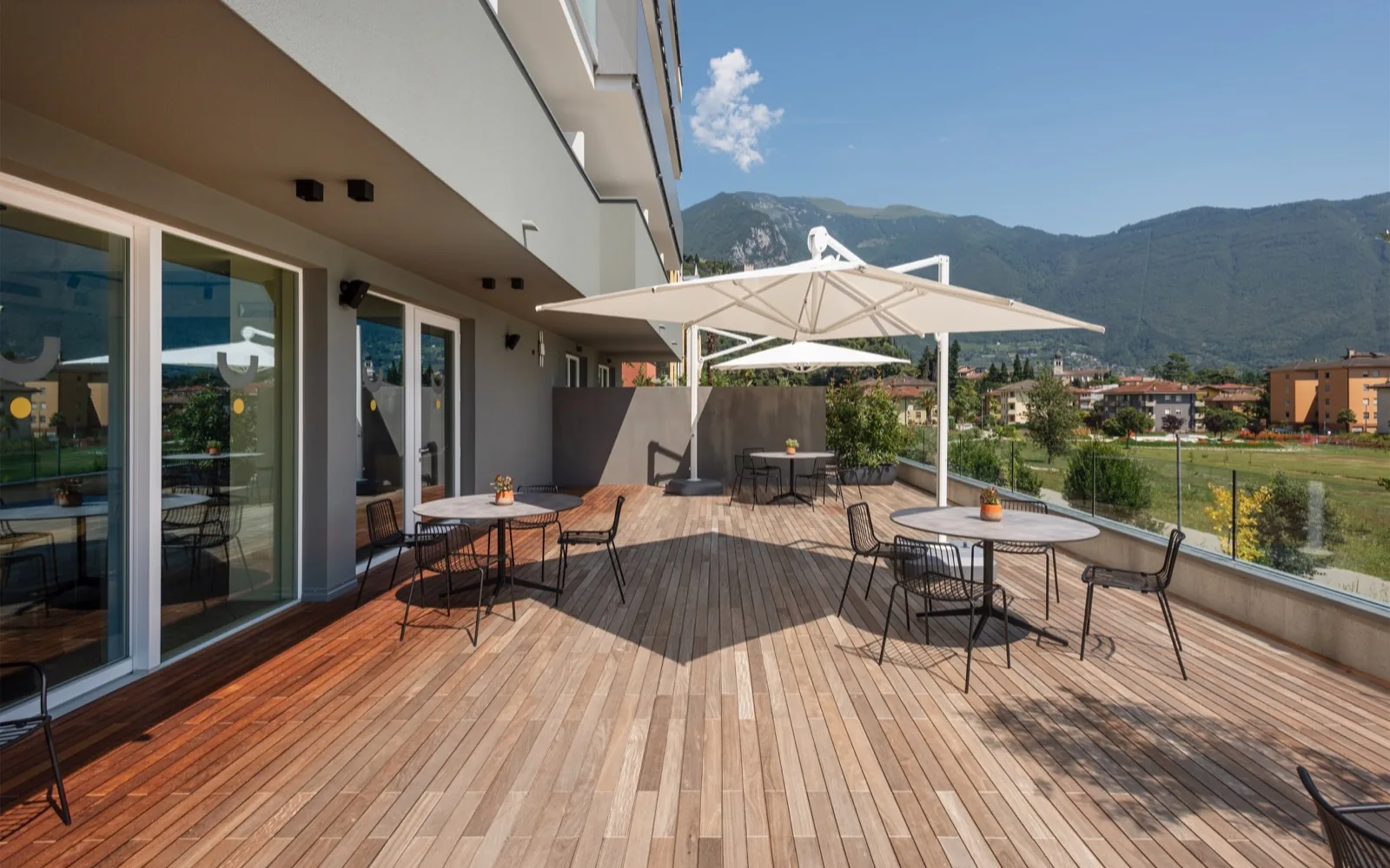 Hoody hotel sun deck