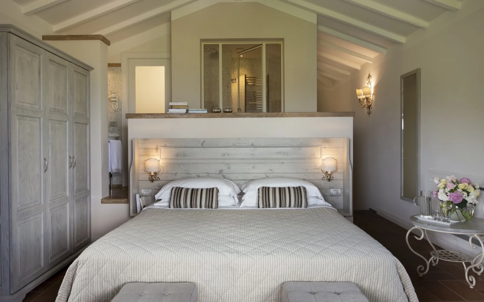 altaroccawineresort-romantic-suite-couple-love-torretta